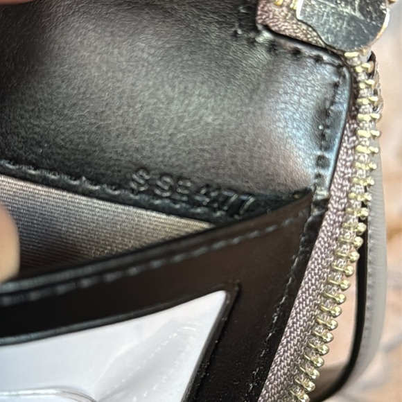 🩶MARC JACOBS🩶Grey Saffiano Leather Zip Around Phone Wristlet/NWT